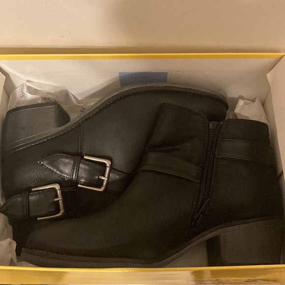 Seven Dials Womens Yosepha Ankle Boots Black Cuban Heel Low Zip Straps 7 M New - Picture 4 of 4